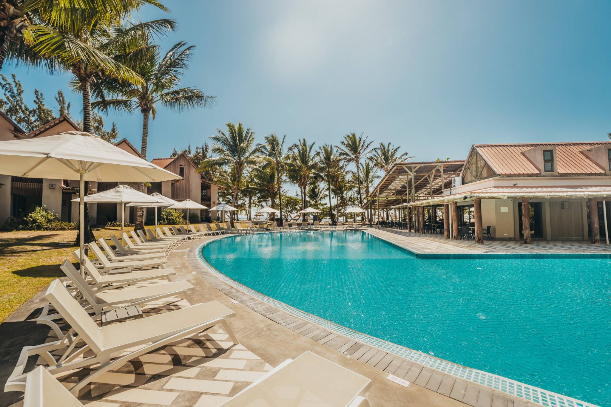 Piscine principale du Crystal Beach Resort